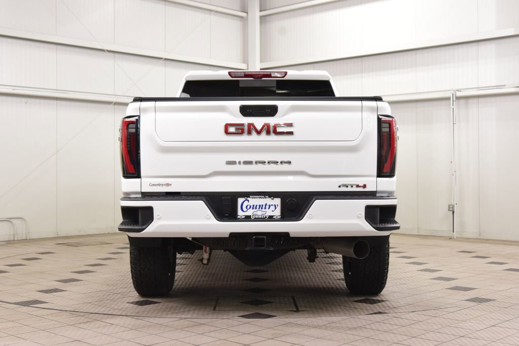 Used 2024 GMC Sierra 2500 AT4 w/ AT4 Premium Plus Package AWD/4WD image 7