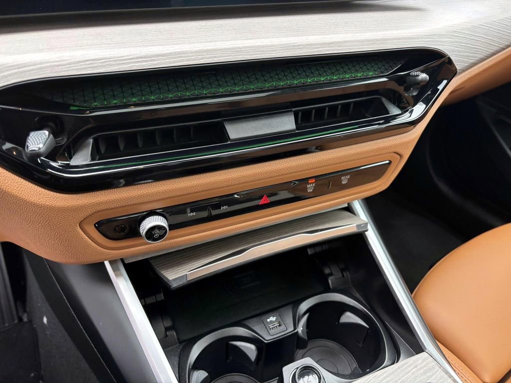 Certified 2025 BMW 330i xDrive Sedan image 23