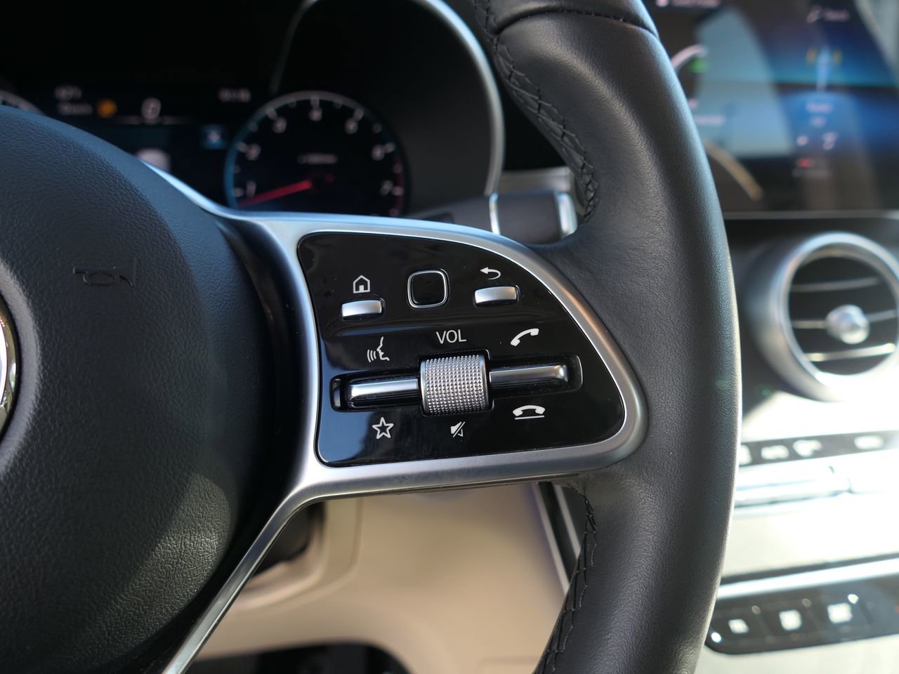 Used 2022 Mercedes-Benz GLC 300 4MATIC Coupe image 21