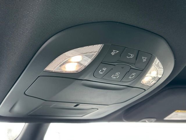 Used 2026 Chrysler Pacifica Select image 22