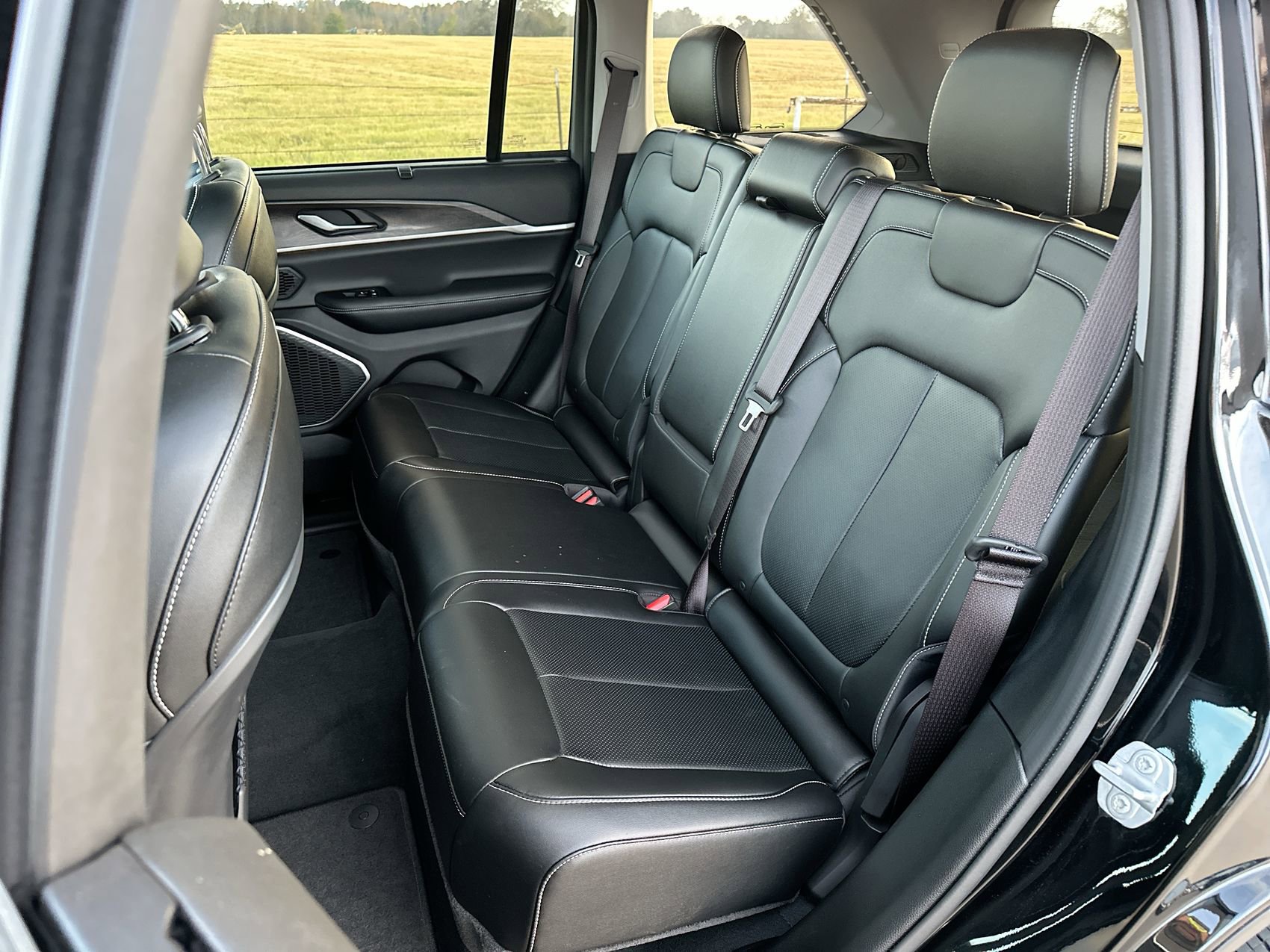 New 2023 Jeep Grand Cherokee 4WD 4xe w/ Luxury Tech Group II image 23