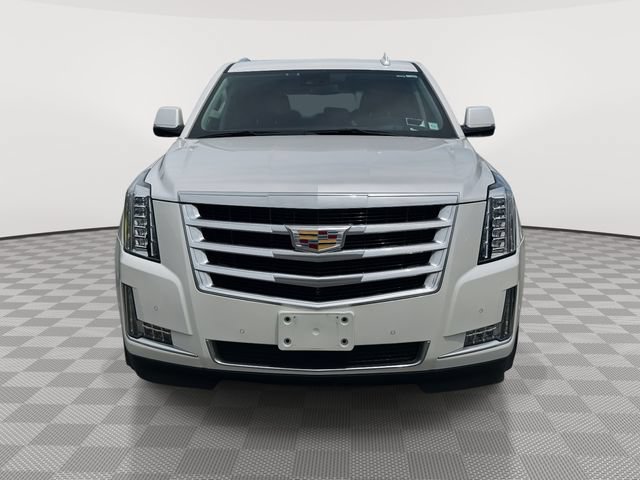 Used 2020 Cadillac Escalade Luxury AWD/4WD image 2