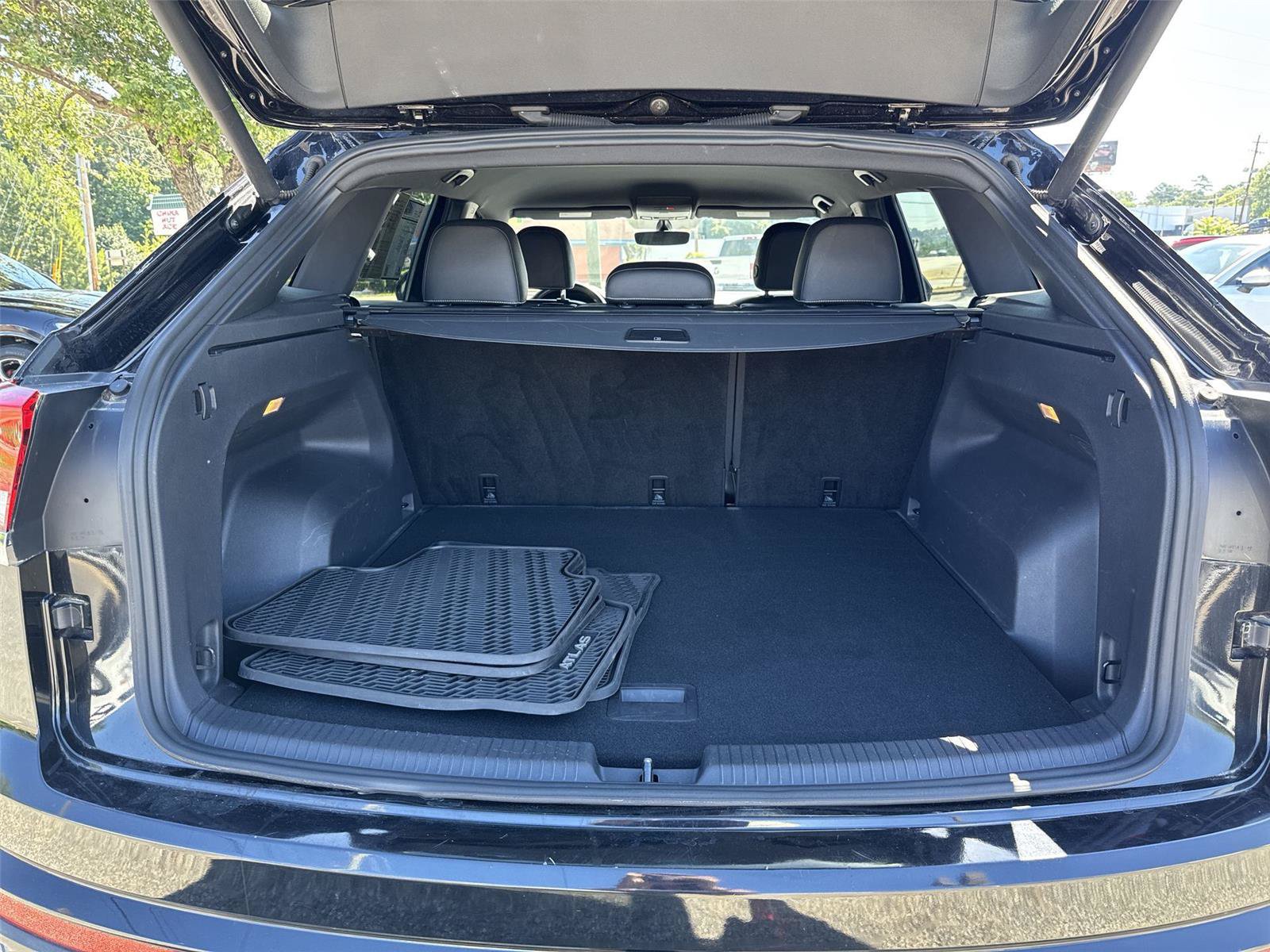 Used 2020 Volkswagen Atlas Cross Sport SE FWD image 23
