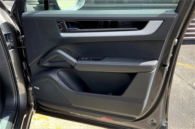 New 2026 Porsche Cayenne E-Hybrid image 29