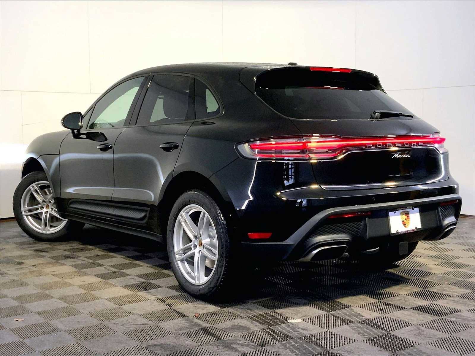 New 2026 Porsche Macan AWD/4WD image 3