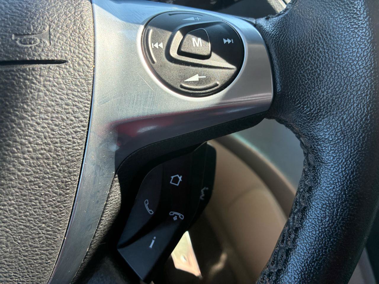 Used 2014 Ford Escape SE w/ Equipment Group 201A FWD image 17