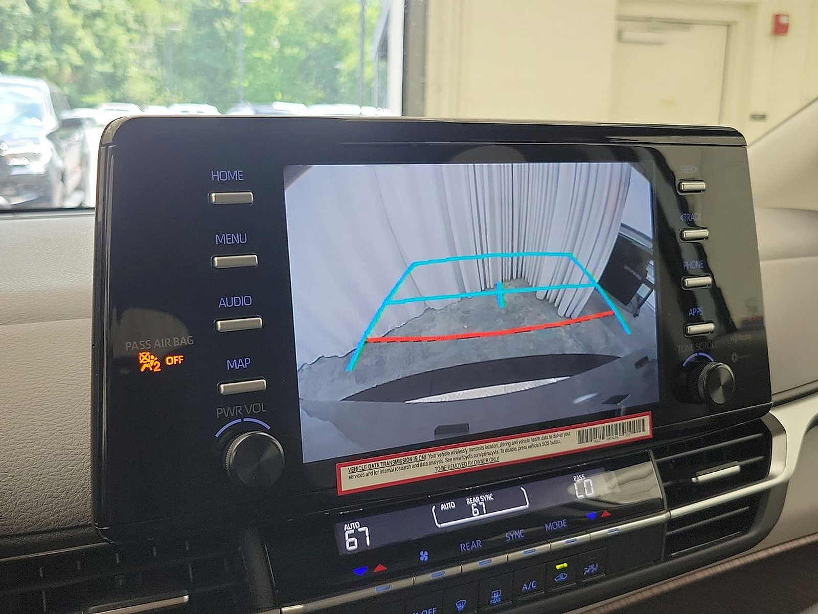 Used 2024 Toyota Sienna LE FWD image 16
