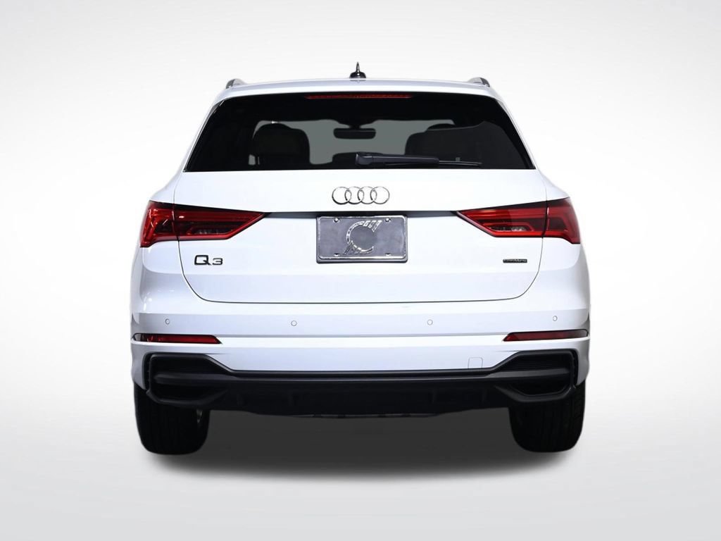 Used 2025 Audi Q3 2.0T Premium w/ Convenience Package AWD/4WD image 4