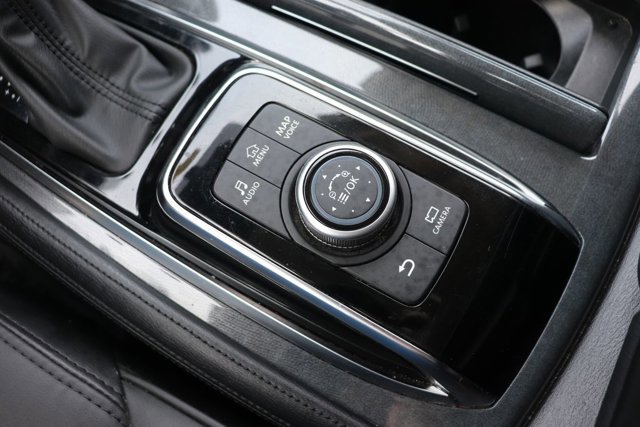 Used 2024 Nissan Armada SV image 19