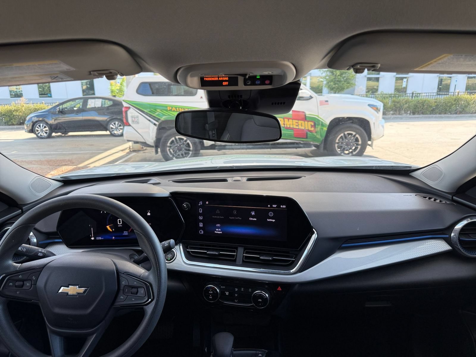 Used 2025 Chevrolet Trax LT FWD image 33
