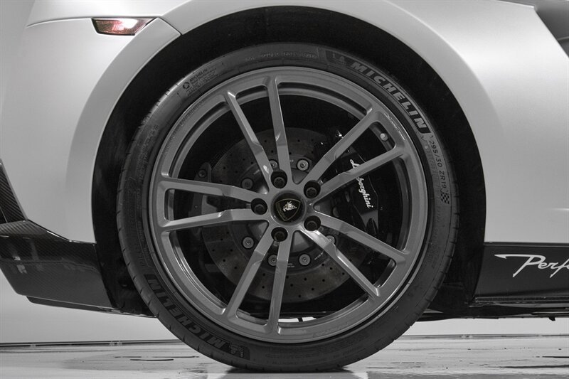 Used 2012 Lamborghini Gallardo LP 570-4 Performante AWD/4WD image 18