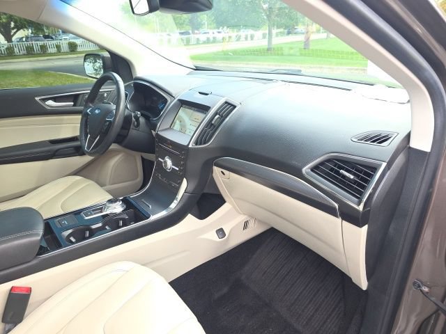 Used 2019 Ford Edge Titanium FWD image 19