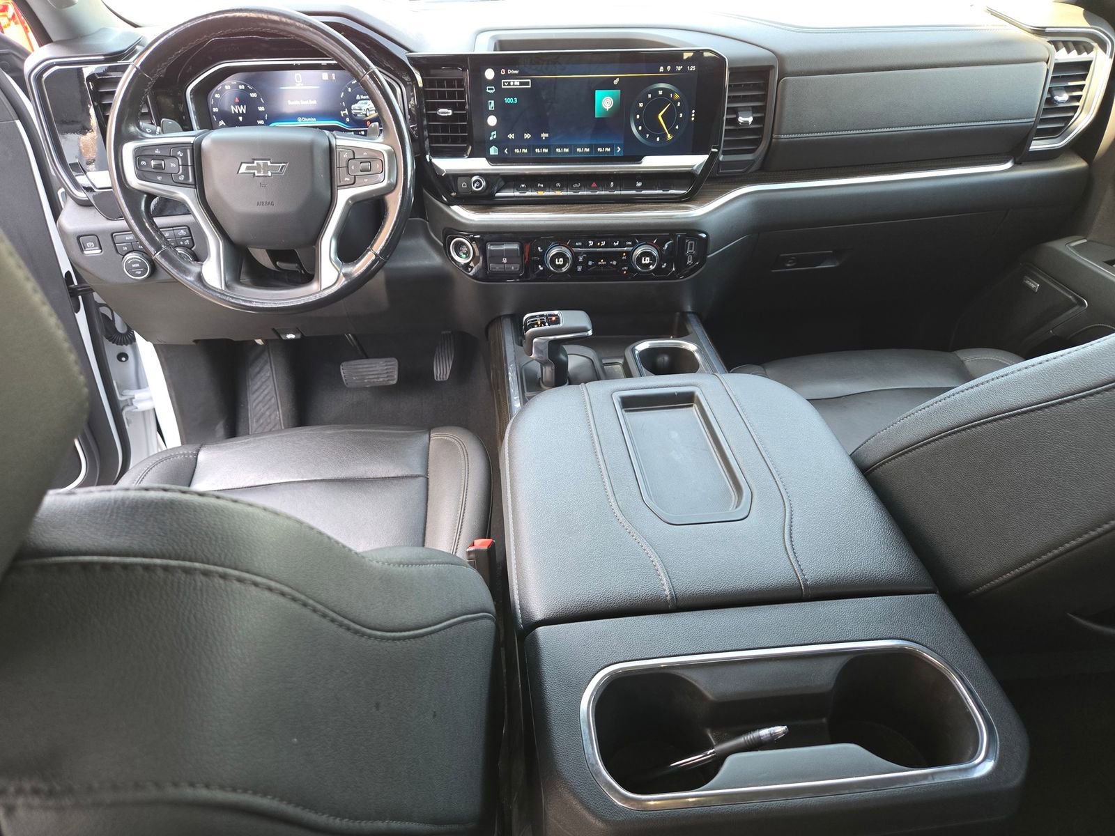 Used 2022 Chevrolet Silverado 1500 RST w/ Redline Edition AWD/4WD image 8