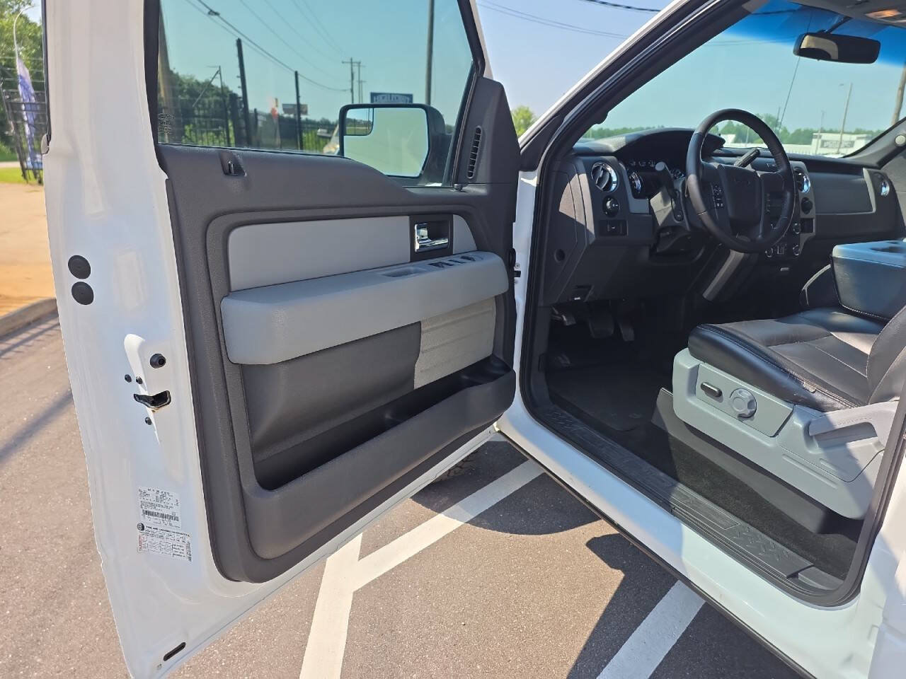 Used 2013 Ford F150 XLT w/ Luxury Equipment Group AWD/4WD image 16