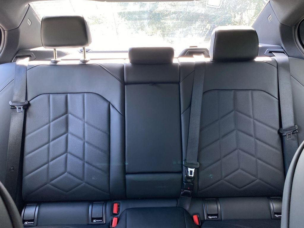 Used 2025 BMW i5 eDrive40i w/ Premium Package image 42