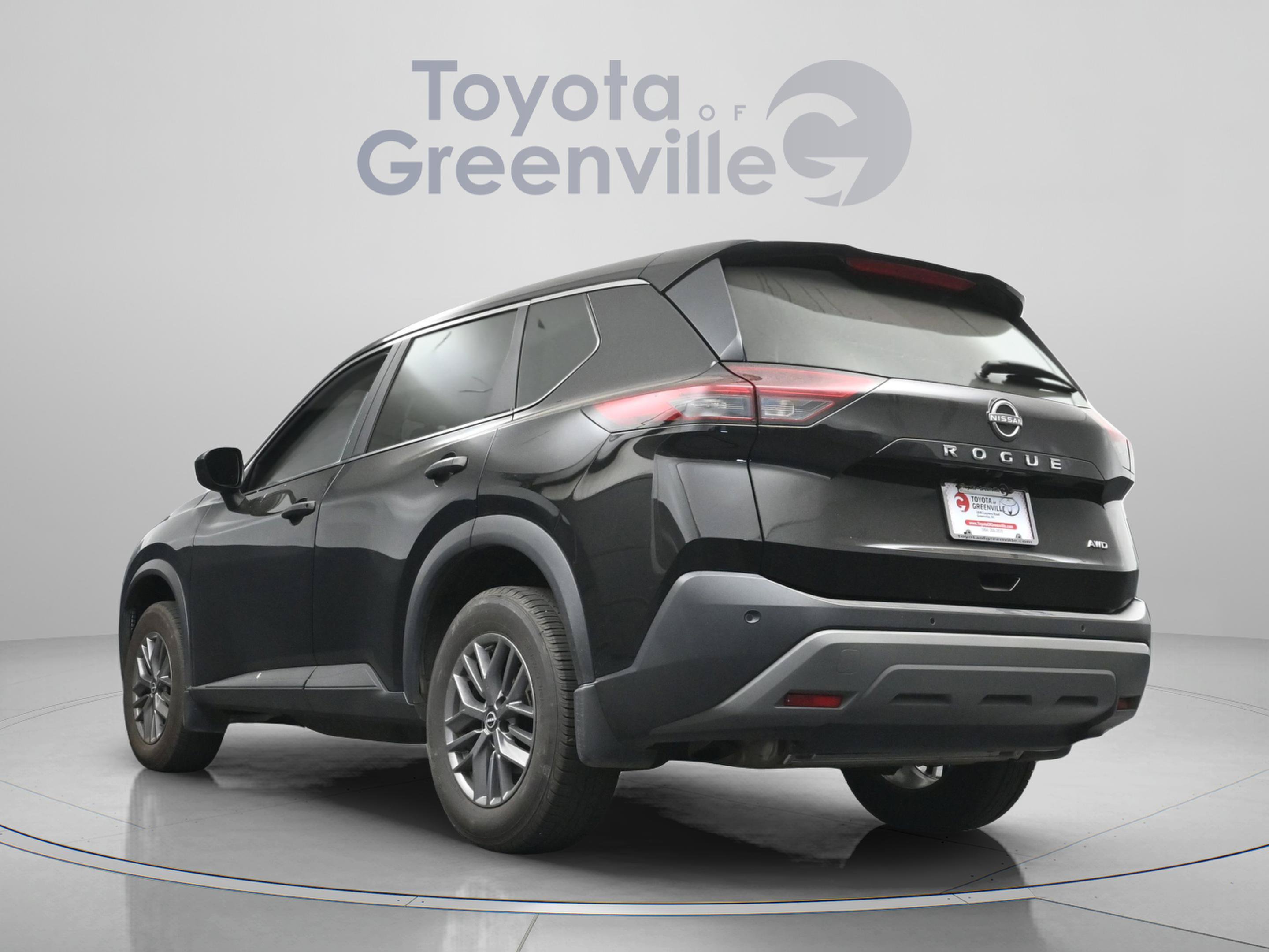 Used 2023 Nissan Rogue S AWD/4WD image 10
