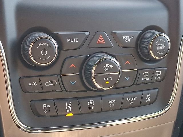 Used 2021 Jeep Grand Cherokee Laredo image 16