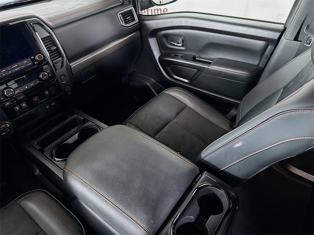 Used 2024 Nissan Titan PRO-4X image 27