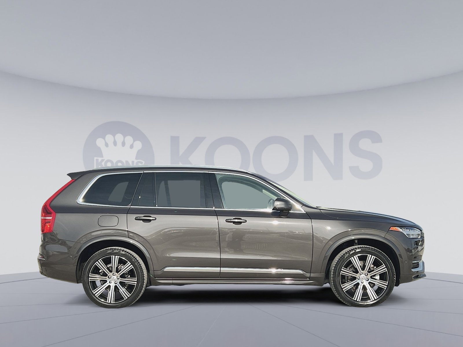 Used 2024 Volvo XC90 B6 Plus w/ Protection Package image 8