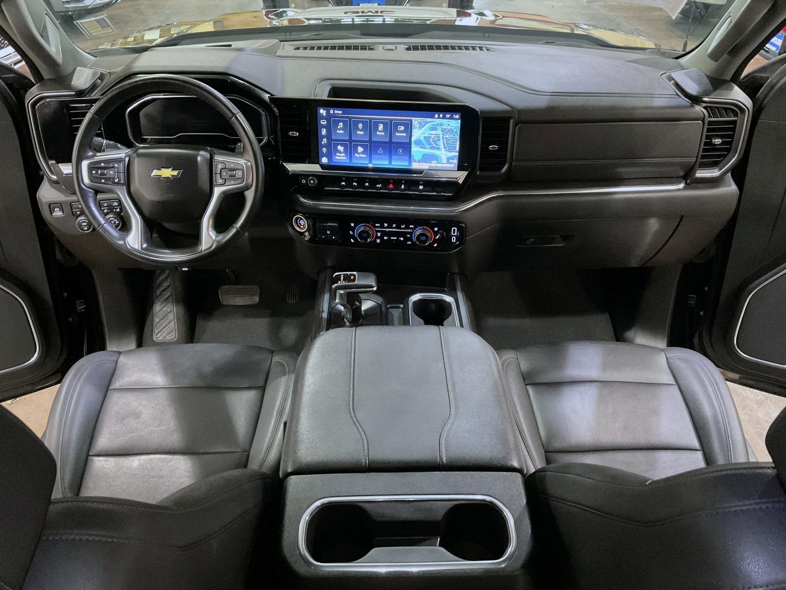 Used 2024 Chevrolet Silverado 1500 LTZ AWD/4WD image 12