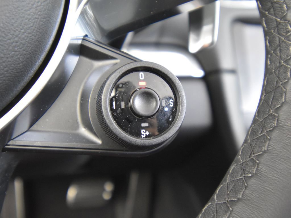 Used 2025 Porsche 718 Boxster image 29