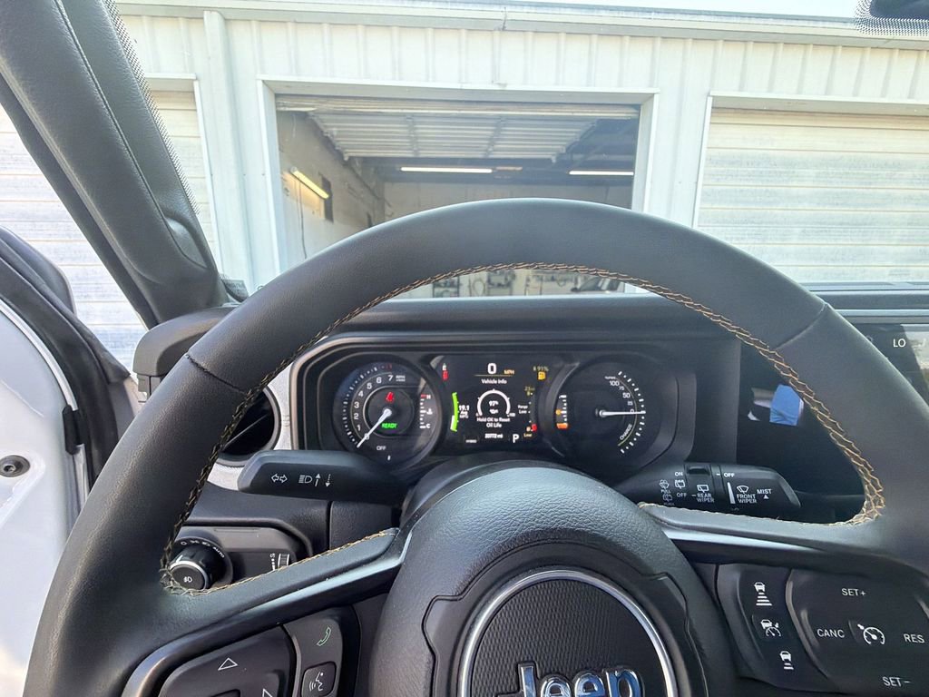 Used 2024 Jeep Wrangler Unlimited w/ Convenience Group AWD/4WD image 15