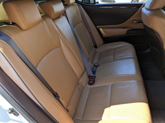 Used 2019 Lexus ES 300h w/ Accessory Package 2 image 20