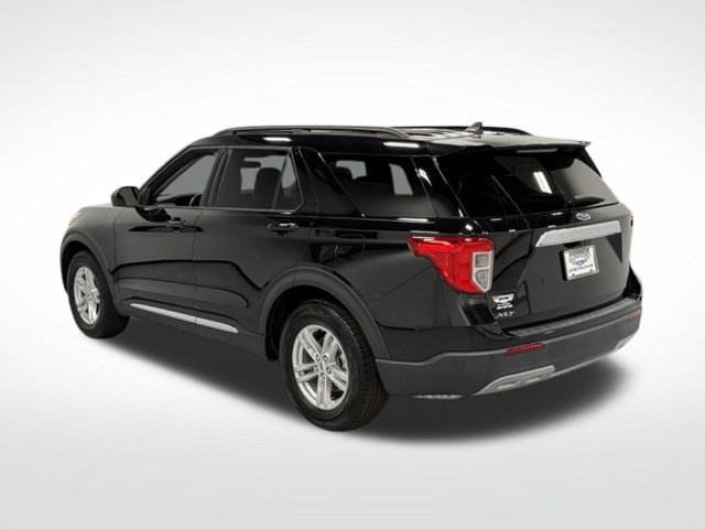 Used 2023 Ford Explorer XLT w/ Equipment Group 202A RWD image 6