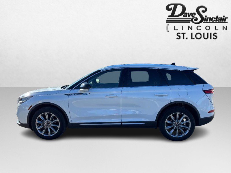 Used 2022 Lincoln Corsair AWD w/ Premium Package image 8