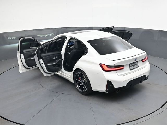 Used 2023 BMW 330i Sedan w/ M Sport Package RWD image 39