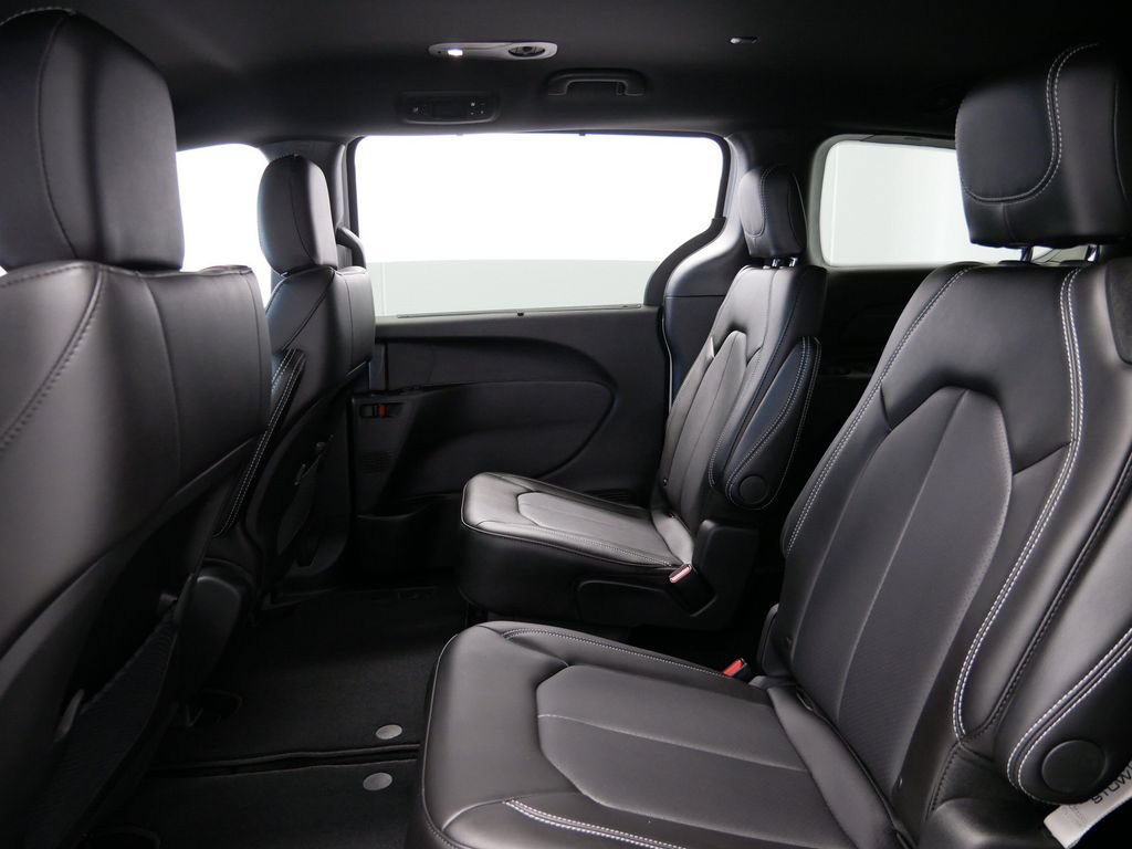 New 2026 Chrysler Voyager LX FWD image 14