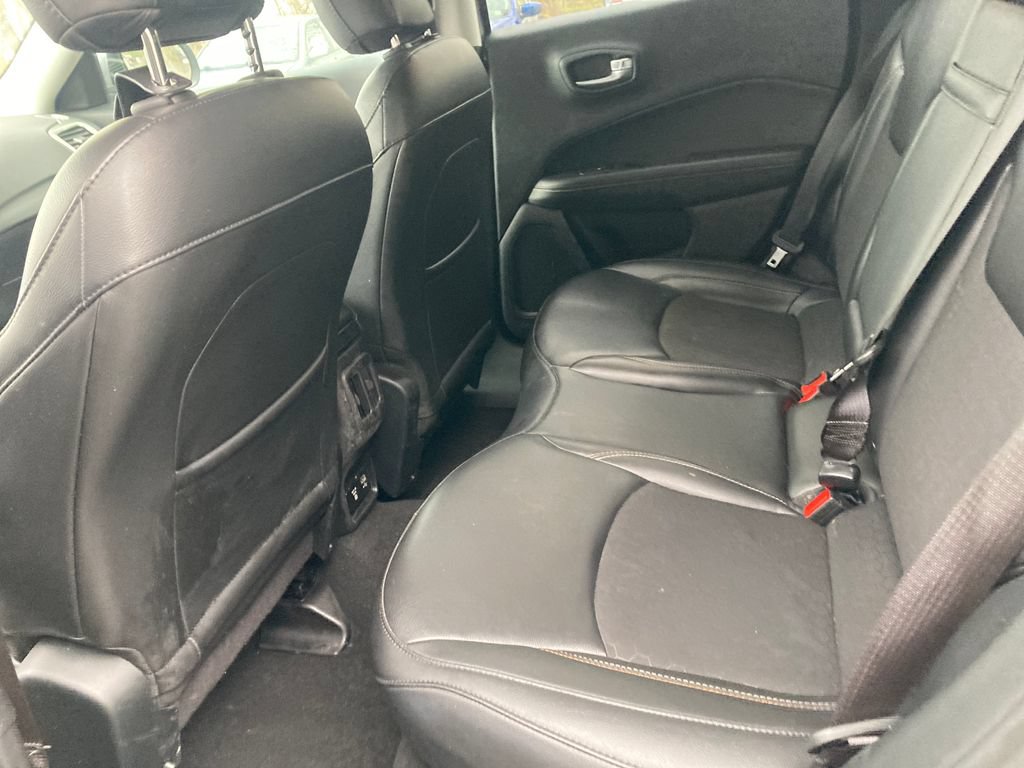 Used 2019 Jeep Compass Latitude AWD/4WD image 32