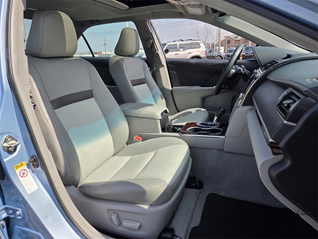 Used 2014 Toyota Camry XLE w/ Leather Package image 13