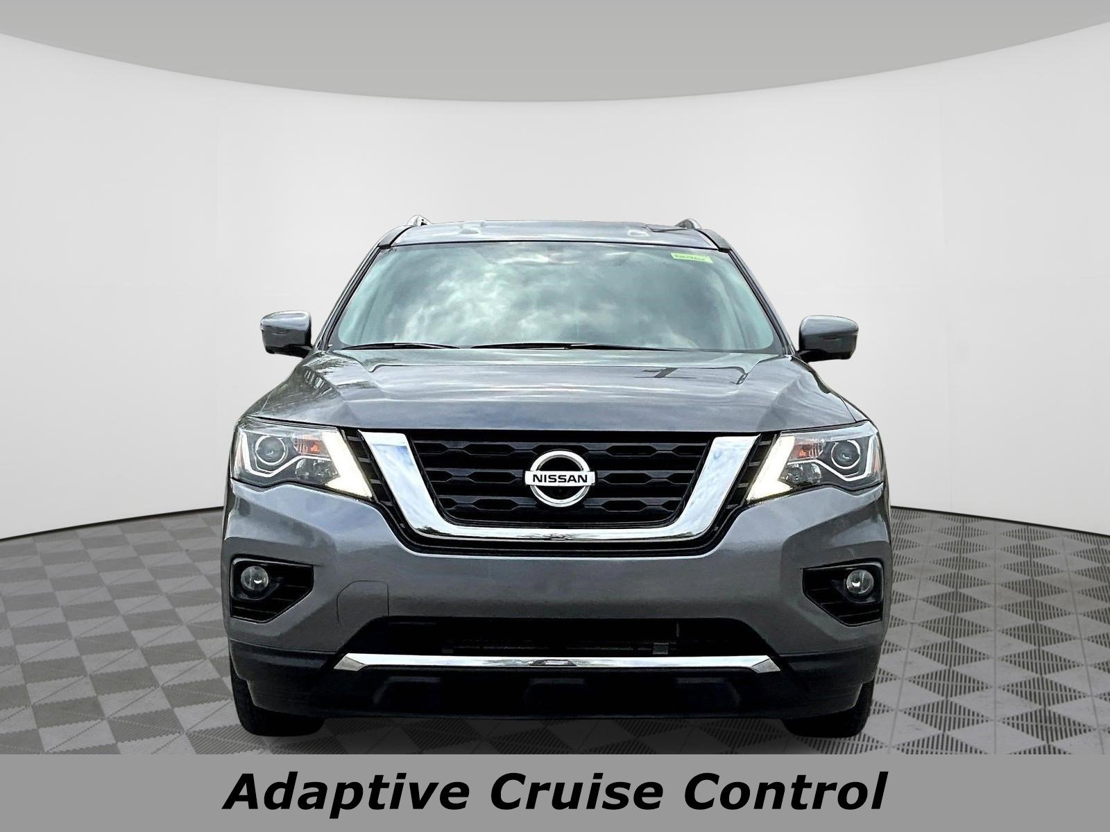 Used 2019 Nissan Pathfinder SL image 2