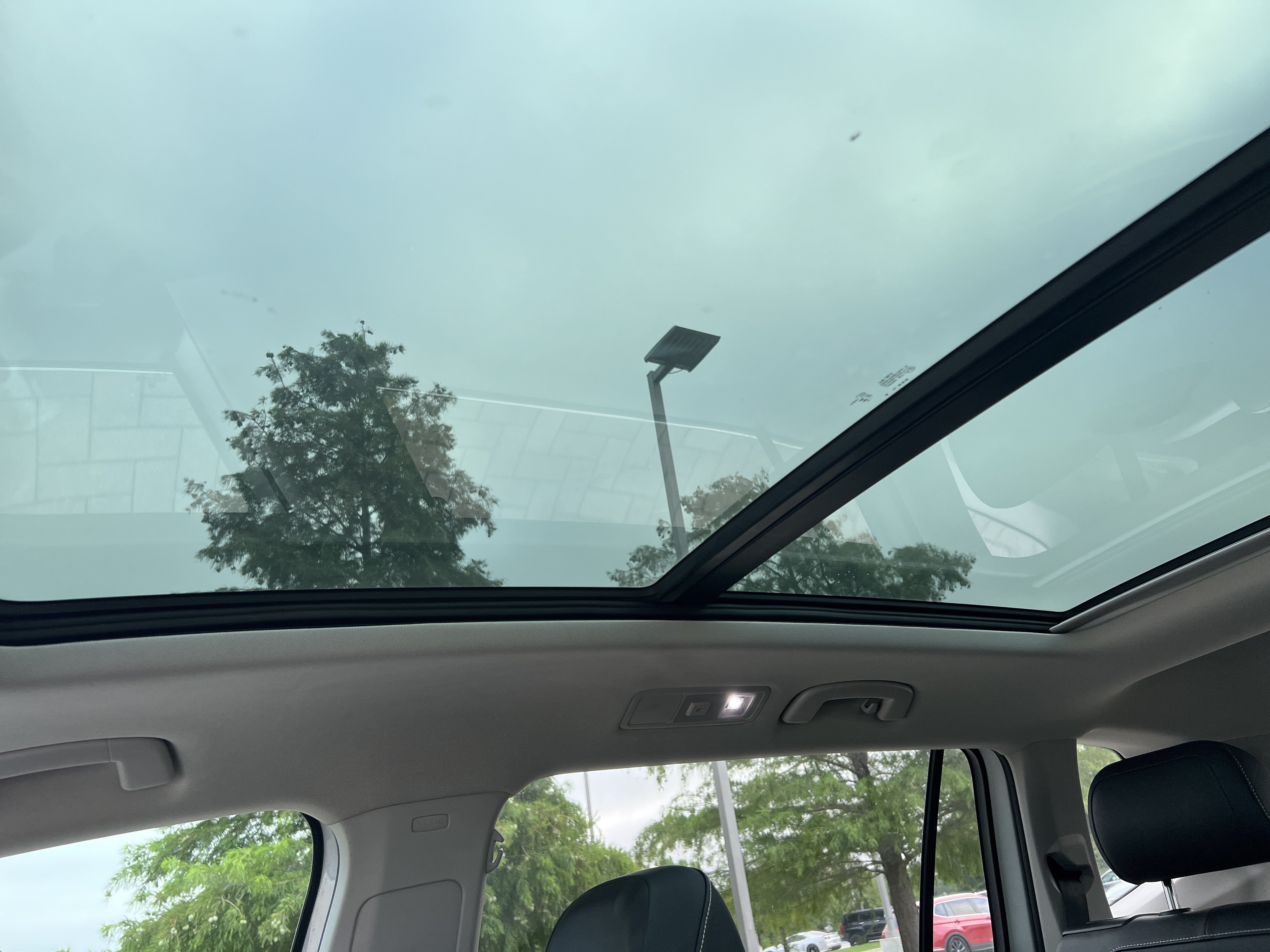 Certified 2023 Volkswagen Tiguan SE w/ Panoramic Sunroof Package FWD image 25