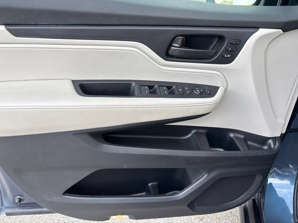 Used 2025 Honda Odyssey EX-L image 17