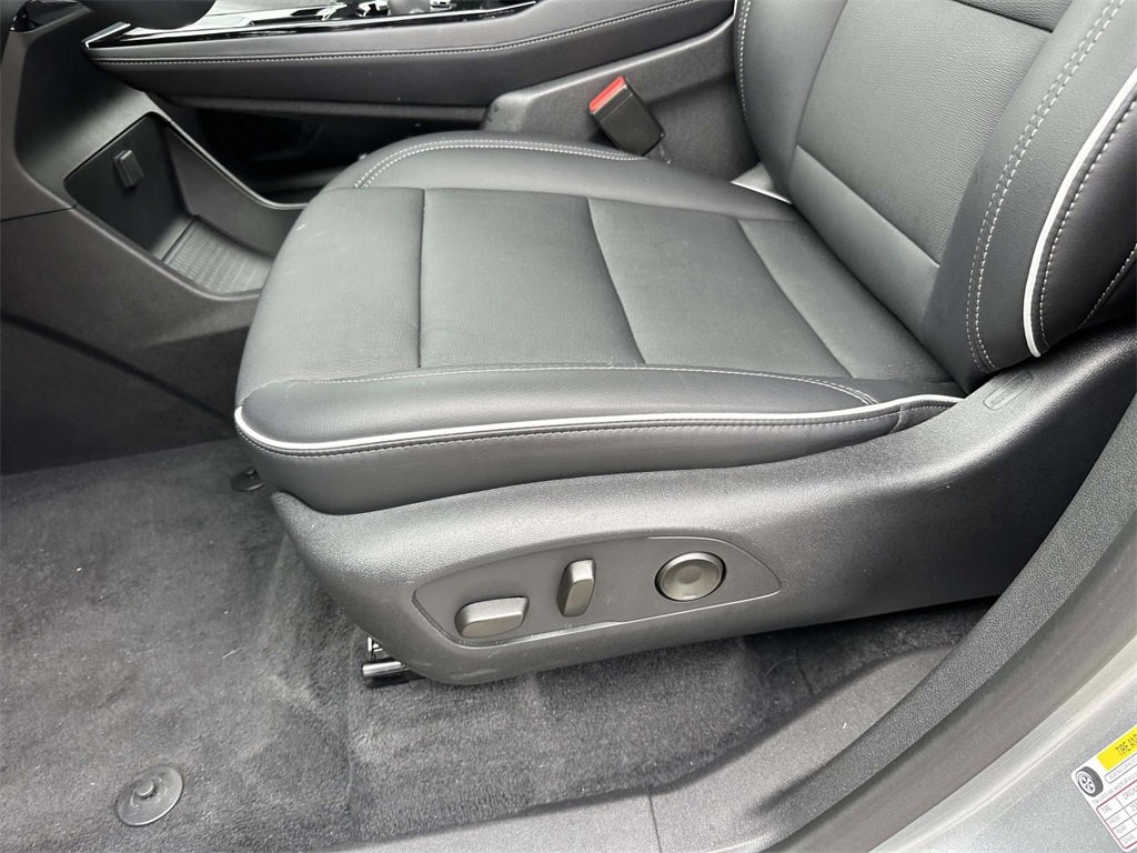Certified 2025 Buick Enclave Preferred image 18