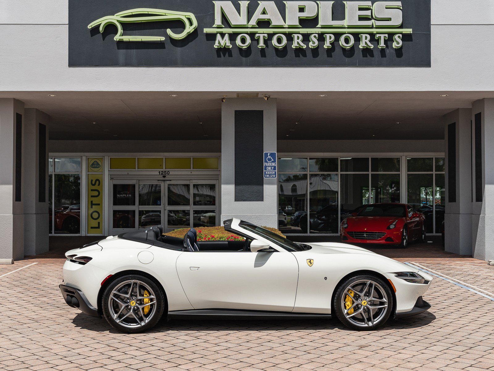 Used 2024 Ferrari Roma Spider image 40