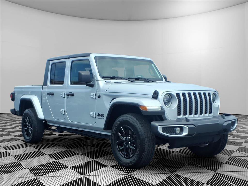 Certified 2023 Jeep Gladiator Sport AWD/4WD image 1