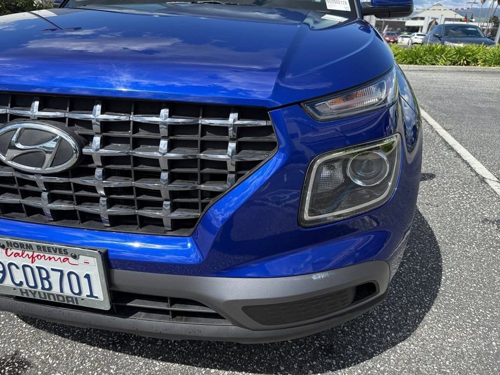 Used 2022 Hyundai Venue SEL image 32