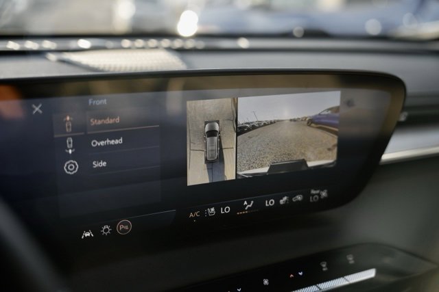 Used 2025 Buick Enclave Avenir w/ Super Cruise Package image 18