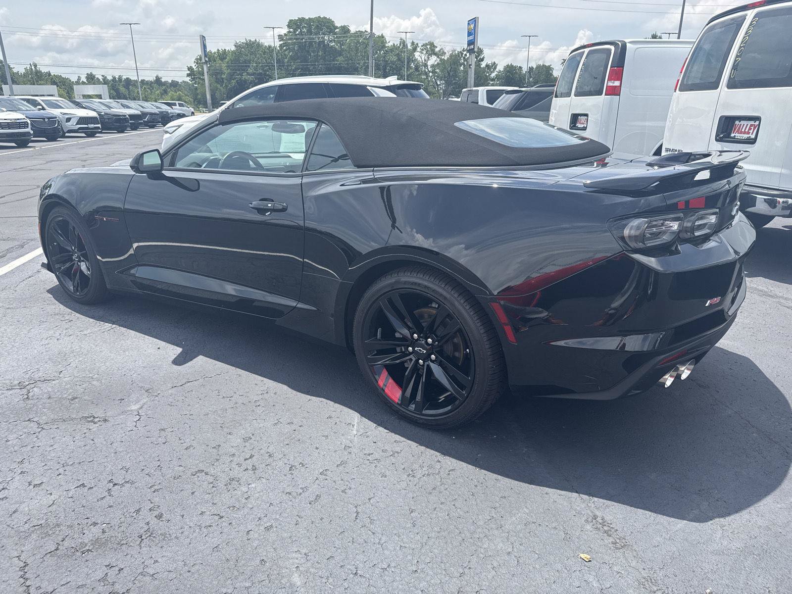 Used 2023 Chevrolet Camaro LT w/ Redline Edition RWD image 2