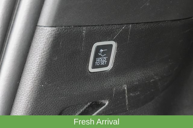 Used 2024 Jeep Wagoneer L Series II w/ Flexible Seating Group AWD/4WD image 9