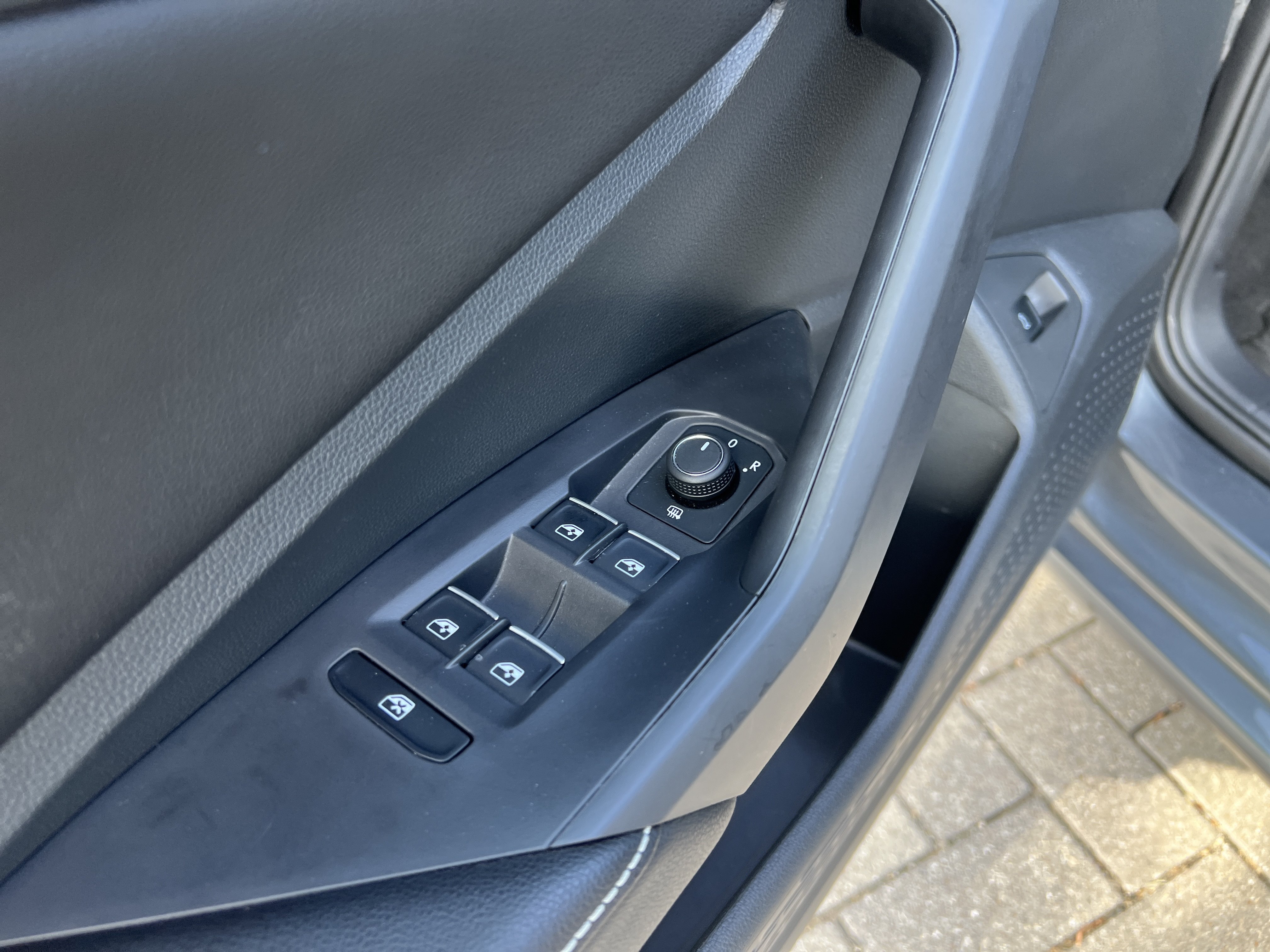 Certified 2025 Volkswagen Jetta S FWD image 14