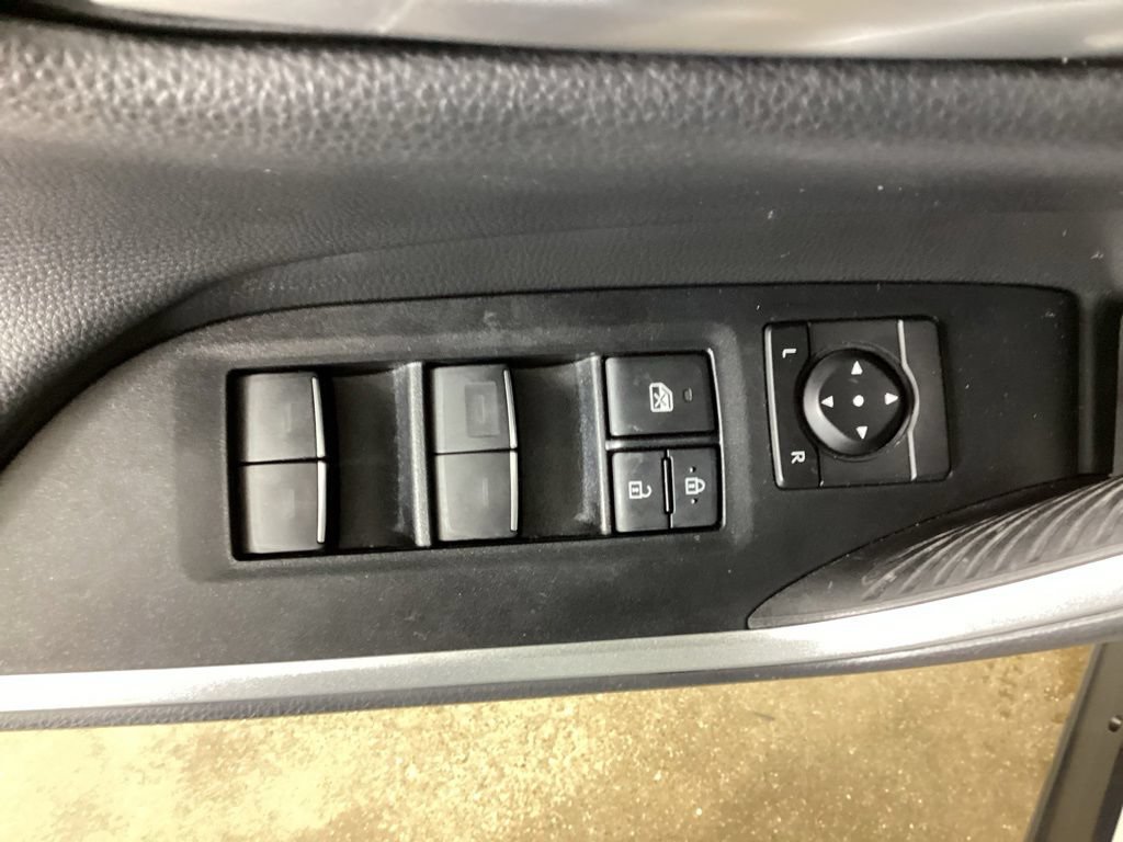 Used 2023 Toyota RAV4 XSE AWD/4WD image 17