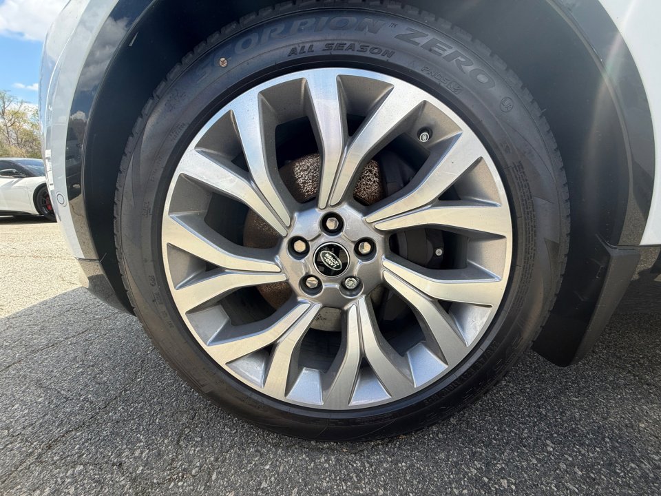 New 2026 Land Rover Discovery Limited Edition AWD/4WD image 26