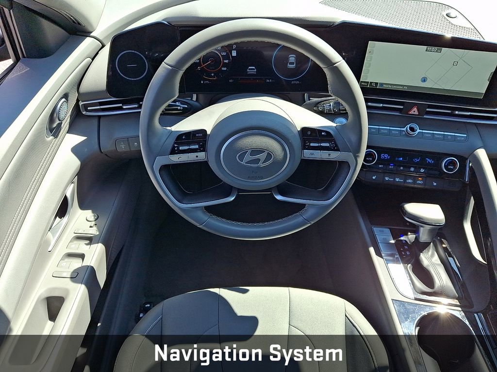 Used 2025 Hyundai Elantra SEL image 11