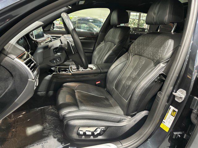 Used 2018 BMW 750i RWD image 5