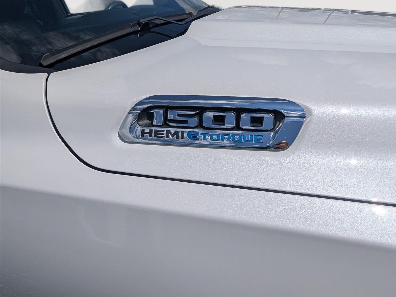 Used 2023 RAM 1500 Laramie AWD/4WD image 10
