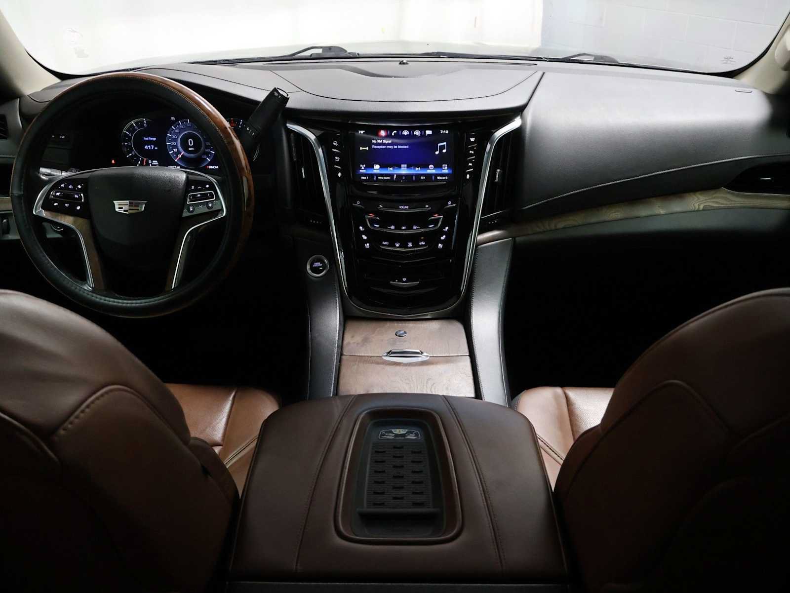 Used 2016 Cadillac Escalade ESV Luxury AWD/4WD image 24